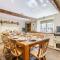 5 Bed in Richmond oc-81457