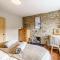 5 Bed in Richmond oc-81457