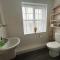 Spacious 2 Bed 2 Shower Apartment