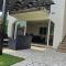 Sunrise Riverside House-Private Garden, Jacuzzi & BBQ