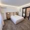 Pensiunea White Residence