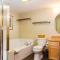 East Bay Suites - Grand Marais