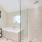 Creamery Cottage with Games room and Free Parking Creamery Cottage with Games room and Free Parking