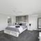 Mannering Lake House