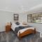 Mannering Lake House