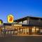 Super 8 by Wyndham Hearst ON