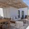 Sandblu Santorini, LXR Hotels & Resorts