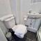 Incredible Private Rooms All with Private Bathrooms in a Fully Serviced House next to City Centre with Free Parking