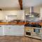 4 Bed in Penrith oc-94247