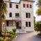 Villa Pina Senigallia a 1 min dal mare con giardino e parcheggio