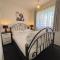 121 Sunbeach - Two bed Chalet at Scratby - Sleeps 5, pet friendly - plus WiFi, bed linen and towels included - FREE swimming passes and Entertainment - Only 300m from the beach