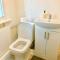 Ensuite Apartment with small Kitchenette, Private Bathroom and Parking