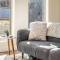 Timber & Tin H 2Bed 2Bath w Pool & Rooftop Deck Timber & Tin H 2Bed 2Bath w Pool & Rooftop Deck