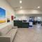 Days Inn & Suites by Wyndham Flagstaff I-40