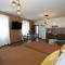 Rooms & Apartments 72