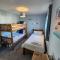 Sea Esta, The Bay, 2 bedrooms, patio garden, parking nearby, 2 dogs welcome