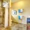 Mahana House Country Inn