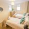 Modern Comfortable 2 & 3 Bed Apartments, Free Parking, Wifi, Headington, Close to Hospitals, Science Park & Brookes University