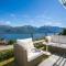 Penthouse-LakeView-AC-Private Garden