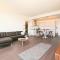 Penthouse-LakeView-AC-Private Garden