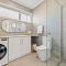 Charming House; Walk to Beach & Shops