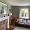 3 Bed in Wighton oc-kt085