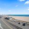 Hampton Beach OCEAN FRONT Condo at the Surf
