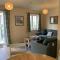 Seaside Cottage, The Bay, 2 bedrooms, patio, parking nearby, 2 dogs welcome