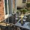 Seaside Cottage, The Bay, 2 bedrooms, patio, parking nearby, 2 dogs welcome