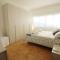 Eur Bright Spacious Terraced Apartment with private parking only for Small Cars - Rom