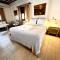 Pantheon Apartments & Studios