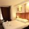 Riverside Hotel