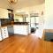 Jjs Holiday House