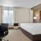 Comfort Inn & Suites Taylor - Detroit