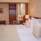 FLEUR DE LIS HOTEL