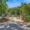 Lazy Bear Retreat - Wifi, Pet Friendly, Grill, Fire Pit, Fireplace, Deck, Golf, Hiking