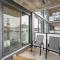 Stylish Serenity 1BR Kensington Condo wParking