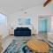 Ocean View Beach Stay w Pool Table & Bikes