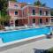 VILLA ESMERALDA VILLA ESMERALDA