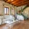 Stone Built Private villa Emerald with pool, 30m to Beach & BBQ!