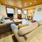 Lazy Bear Lodge with Hot Tub - Finlake Resort and Spa in Devon