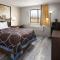 Super 8 by Wyndham Mentor/Cleveland Area