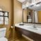 Comfort Suites Regency Park