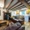 3 Bed in Hope Valley oc-pk432