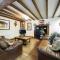 3 Bed in Hope Valley oc-pk432