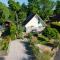 "ZeeLandZon" Holiday home by the lake with Jacuzzi and Sauna