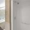 Super 8 by Wyndham Niagara Falls North