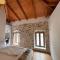 Vila, Upper Qeparo