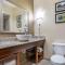 Comfort Suites Old Town Spring