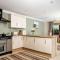 4 Bed in Ystradgynlais oc-bn343